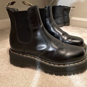 Dr: Martens 2976 platform Chelsea Boots (size 8)